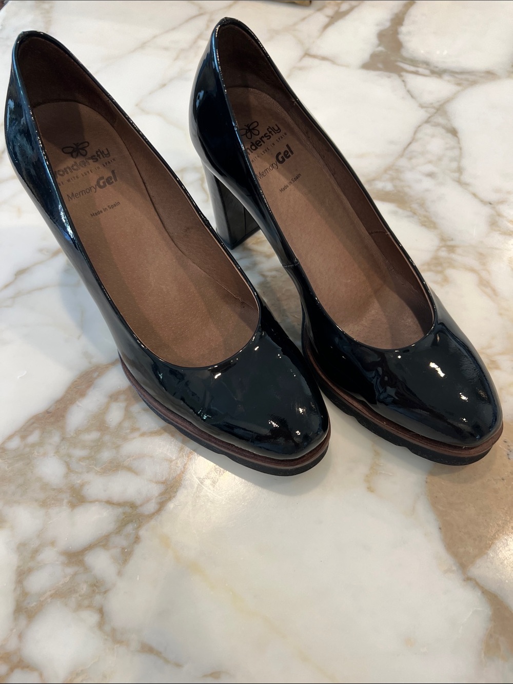 Wonders Patent Platform Pumps, Black